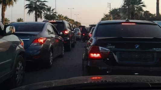 Photo: Traffic is heavily congested at the northern entrance of Sidon due to the displacement of southern residents to Beirut and the Chouf region