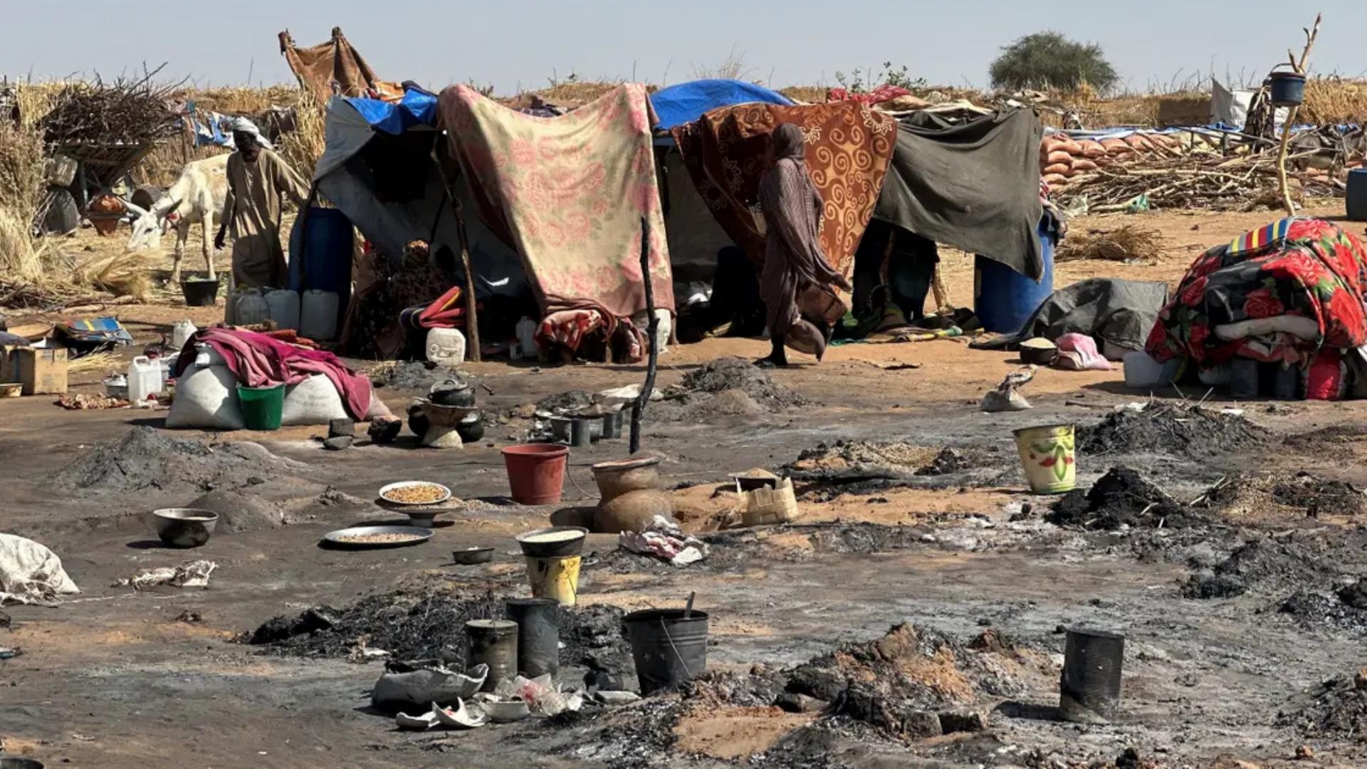 بالصّور: تشرُّد المئات إثر حريق ضخم في مخيّم للنازحين