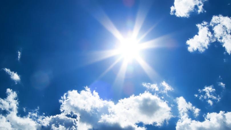 Tomorrow's weather: Partly cloudy, steady temperatures