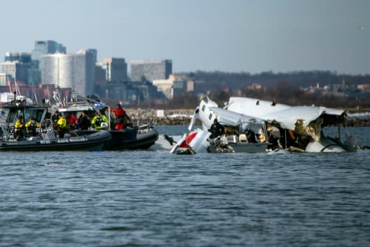 Investigators Seek to Salvage Aircraft After Deadly Washington Crash