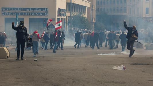 المشهد الغاضب بالأمس... وما بلغه الوضع المعيشي من انحدار