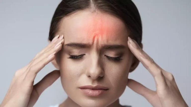 علماء: "كورونا" قد يؤدّي إلى موجة من المشاكل العقلية والعصبية