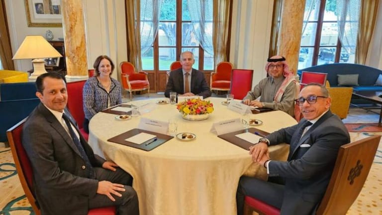 ما لم تقله "الخُماسية" في بيانها