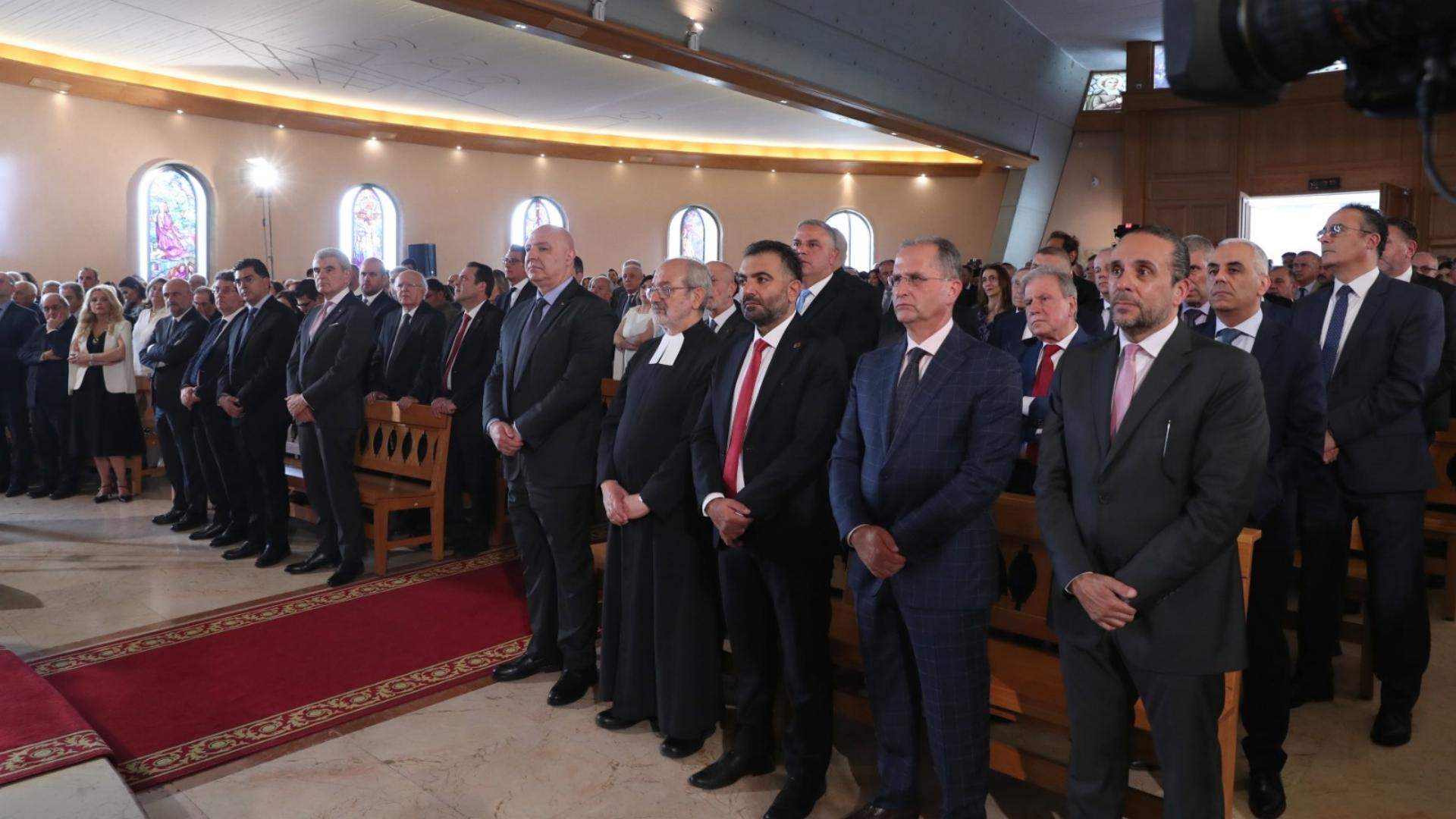الرئيس عون عاد إلى المدرسة... قداسٌ إلهي وبُعدٌ وطني وتربوي