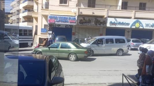 Photo: Protesters in the exchange shops of Halba