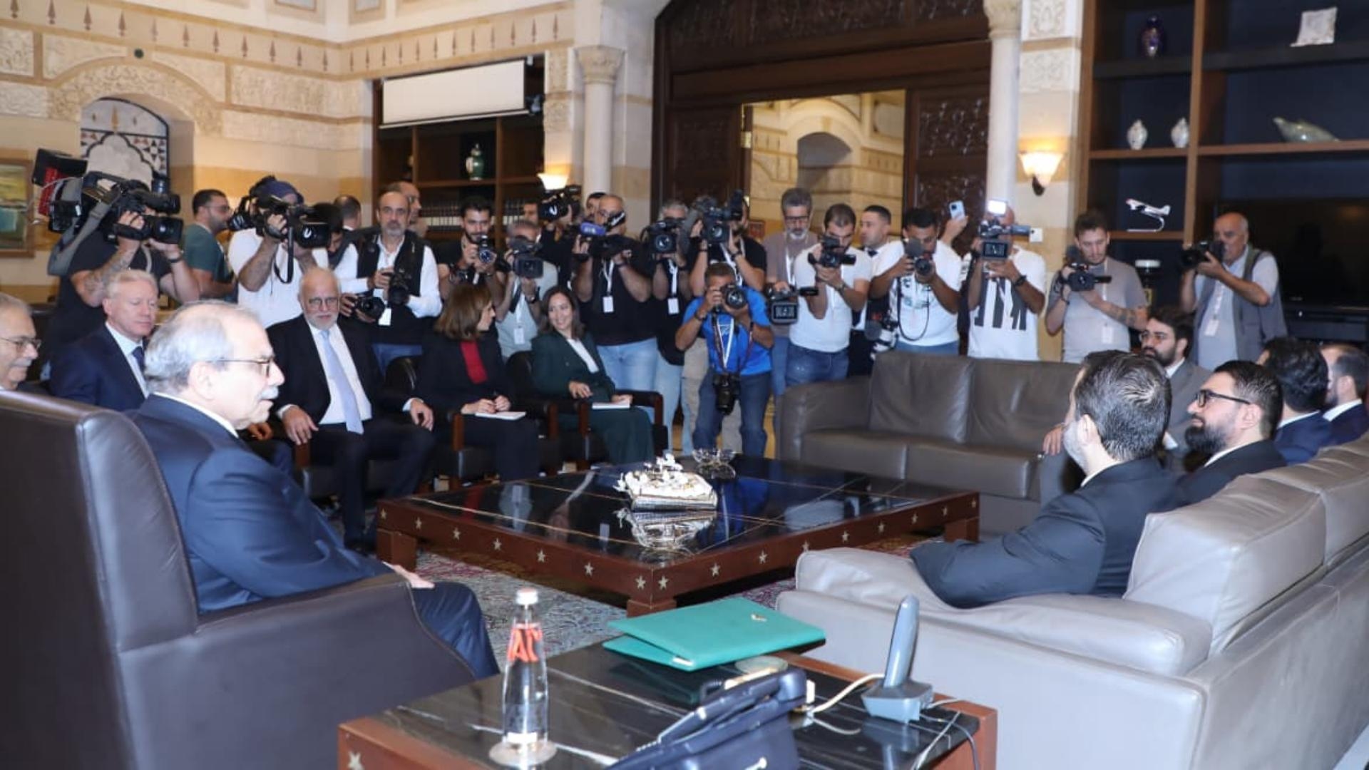 صورٌ من لقاء سلام والشيباني