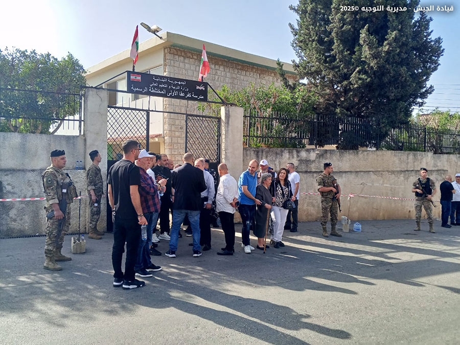 بالصور: وحدات الجيش تواكب عملية الفرز وإصدار النتائج في الشمال