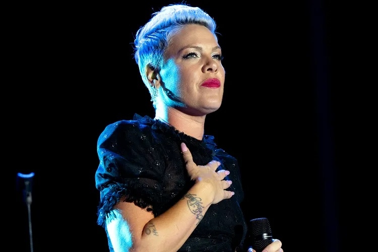 نجمة شهيرة ستقدم حفل Tony Awards 2026