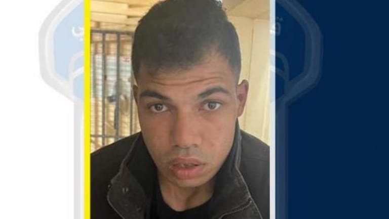 غريبُ الأطوار... أخرج أثاث كنيسة في جبيل ونام!