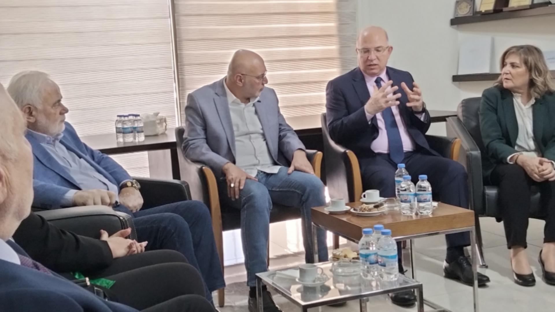 الوزير يكشف: قانون عمل جديد.. قريباً