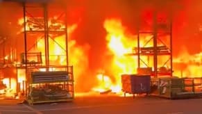 بالفيديو: حريق هائل بمنشأة تصنيع في كليفلاند بولاية نورث كارولينا