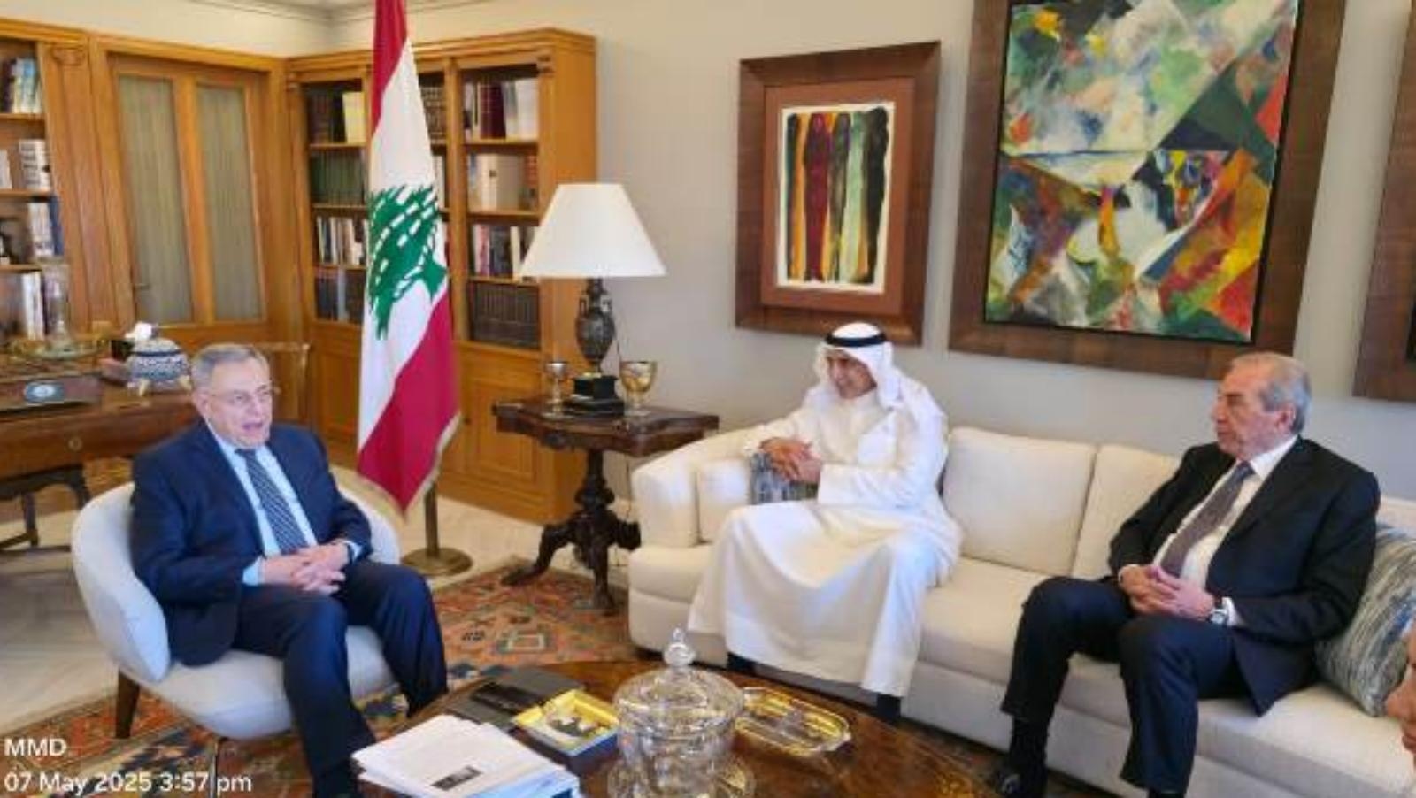 Siniora meets Arab Fund for Economic and Social Development delegation