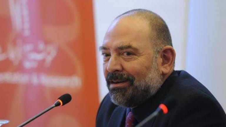 لقاء عند ضريح لقمان سليم تخلله توزيع كتاب مهدى الى روحه