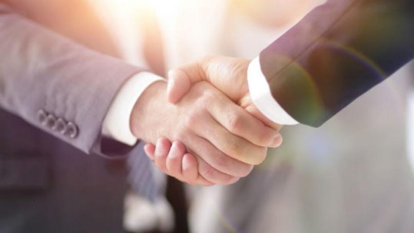 متى تدخل الشراكة بين العام والخاص حيّز التطبيق؟