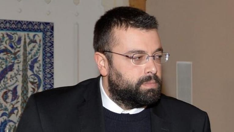 أحمد الحريري للـmtv: لماذا يستعمل رئيس الجمهورية صلاحياته للتعطيل في حين أنّ مجلس النواب يستطيع أن يحجب الثقة عن حكومة الحريري؟ ولحلّ الأزمات لا يمكن تشكيل حكومة "ماريونيت"