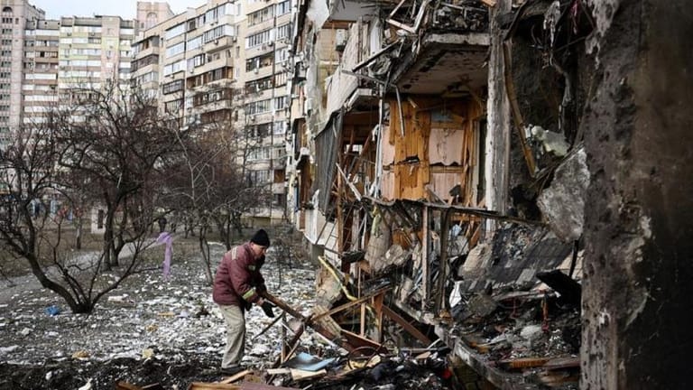 أُسدِل الستار الحديدي على روسيا وبوتين بلا استراتيجية خروج من الورطة