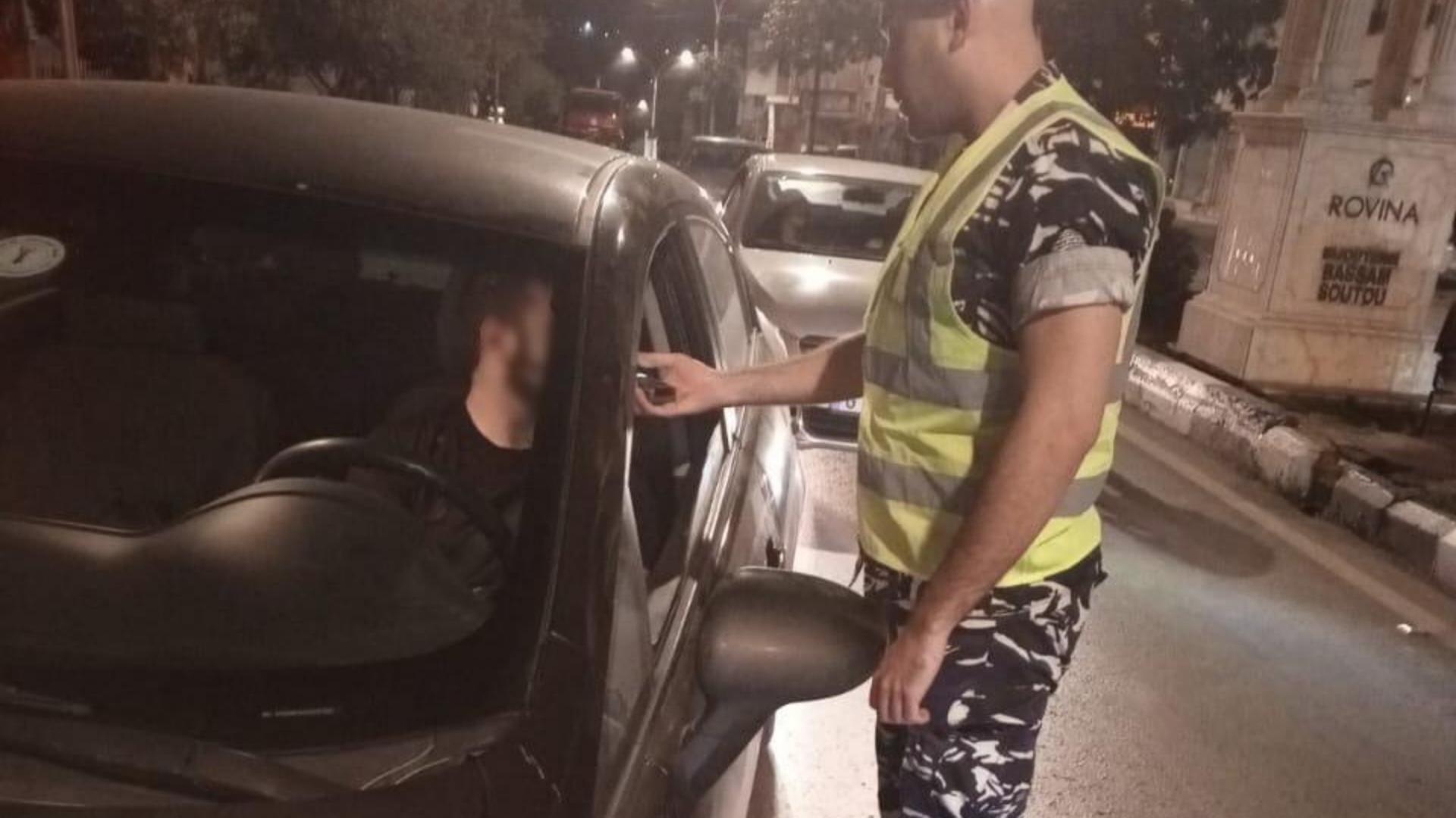 بالصّور: حواجز لقياس نسبة الكحول لدى السائقين