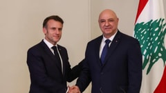 ماكرون للرئيس عون: سنُزوّد القوات المسلحة اللبنانية بآليات نقل مدرعة