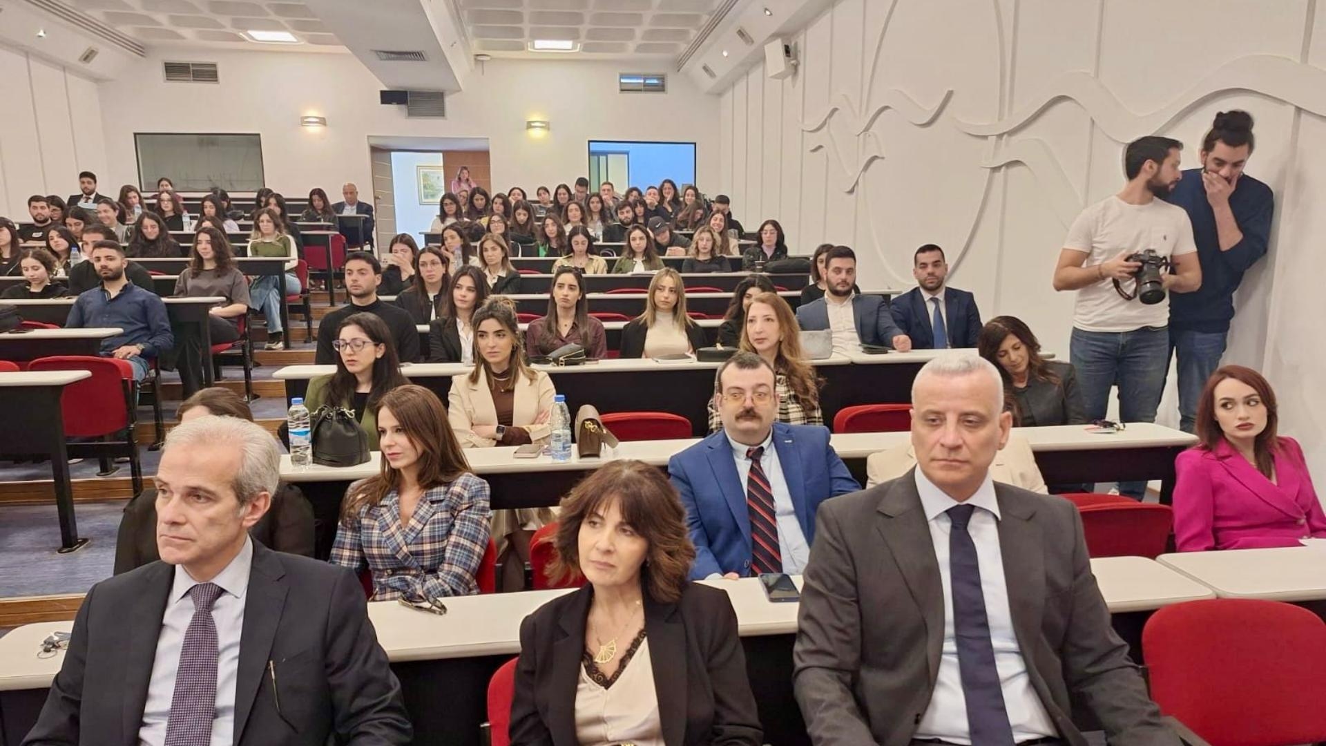 نقيب المحامين يجول في جامعة الروح القدس... ومحاضرة حول أخلاقيات المحاماة