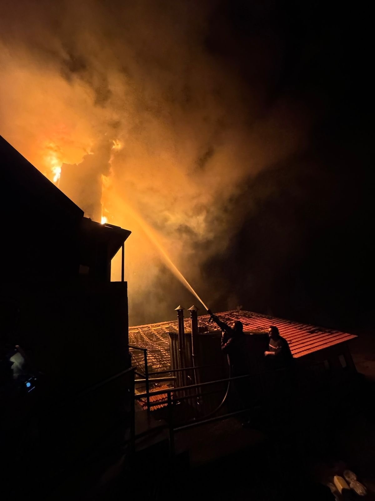 Watch: Huge Fire Breaks Out in a Restaurant in Aannaya