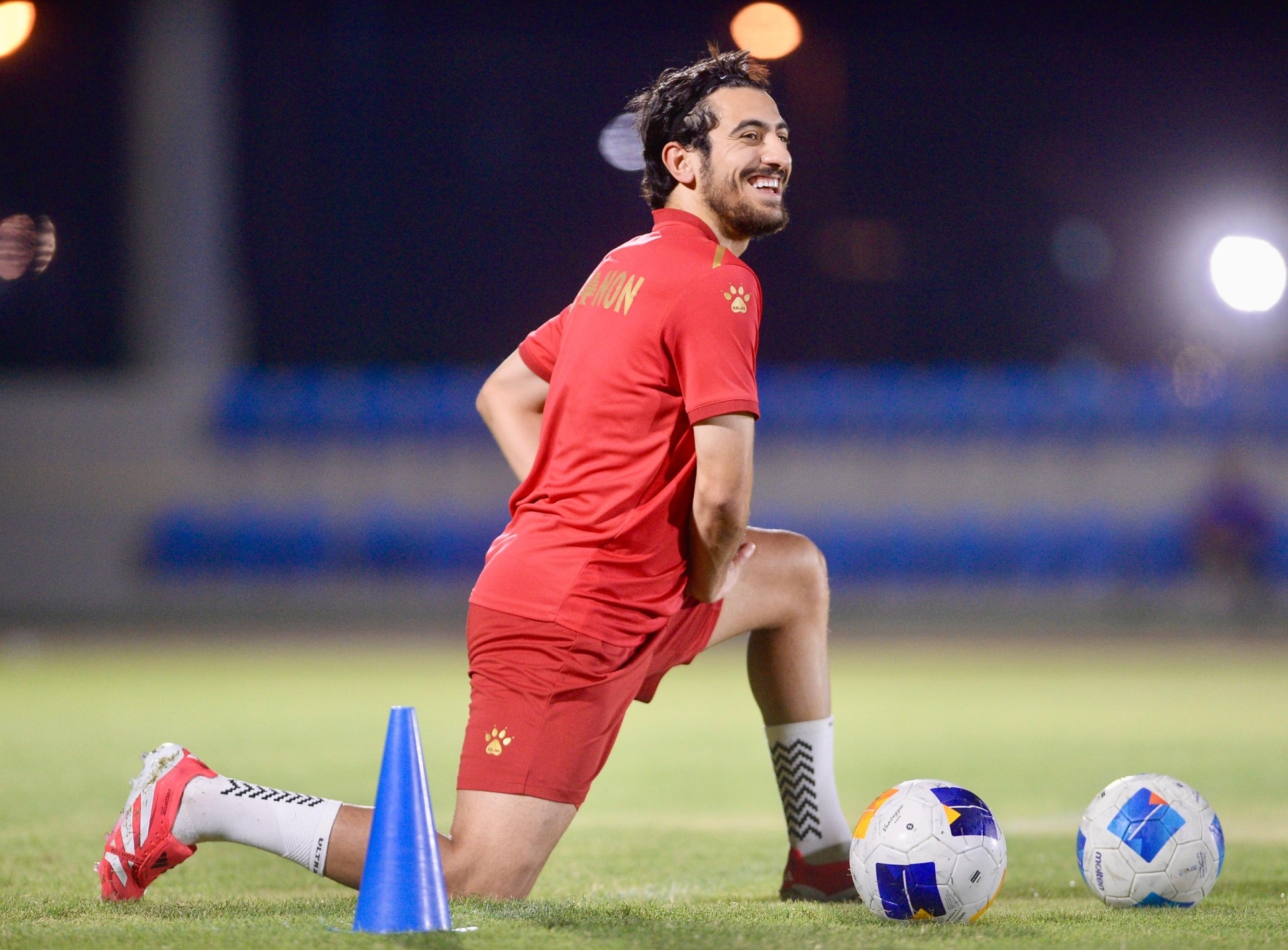 لبنان يختبر قاعدته المحلية أمام قطر بغياب المحترفين