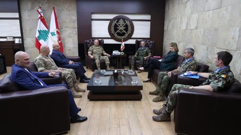 قائد الجيش استقبل لازارو