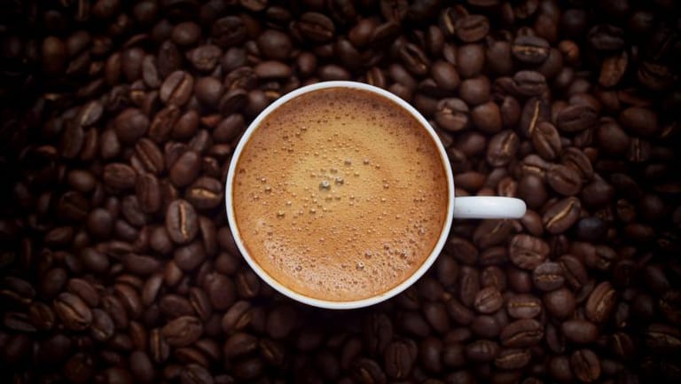 القهوة ليست وحدها السبب الرئيسي في مشاكل النوم