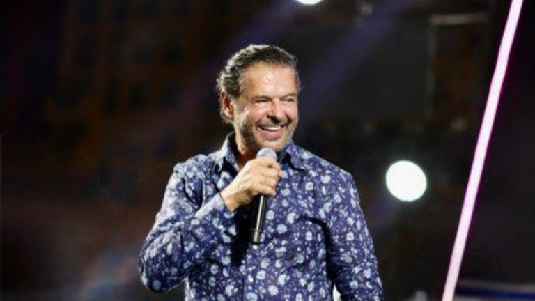 راغب علامة يُلهب أجواء العلمين الجديدة: ليلة غنائية لا تُنسى وجمهور بالمئات!