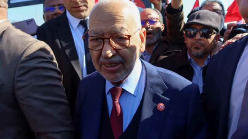 السجن عاماً للغنوشي بقضية "تمجيد الإرهاب"