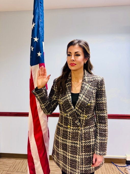 سيّدة جميلة ستخلف هوكستين... من هي؟