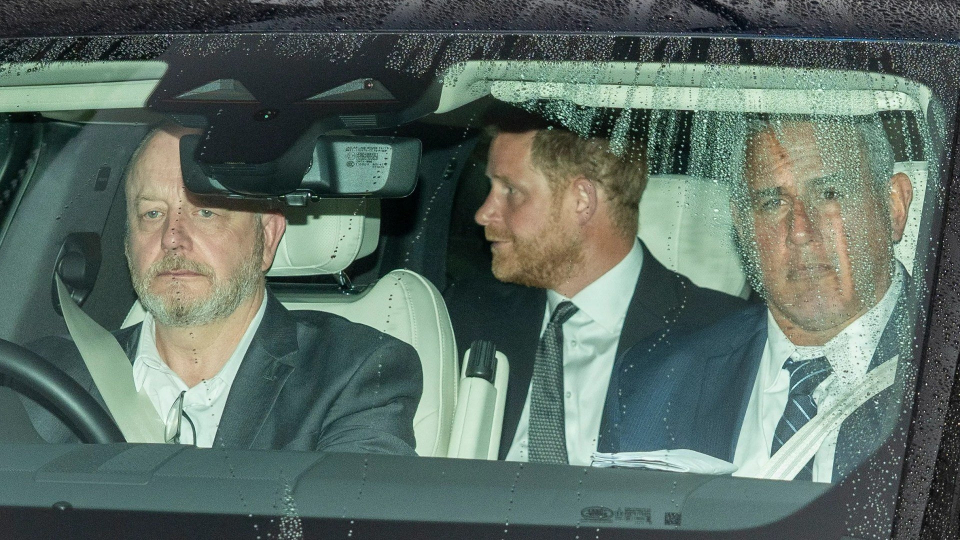 الأمير هاري يلتقي بالملك تشارلز للمرة الأولى منذ 18 شهراً