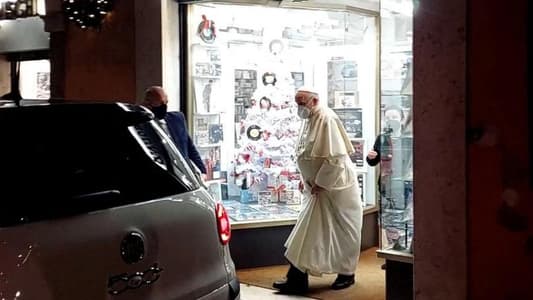 You caught me: Pope congratulates reporter who saw him at record shop