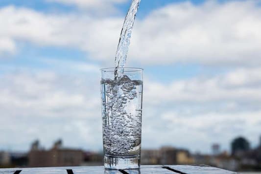 What Are the Risks and Benefits of Drinking Cold Water?