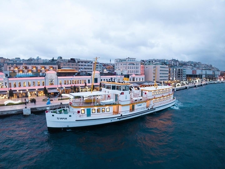 أوّل "بنك" عائم.. في وسط البحر!