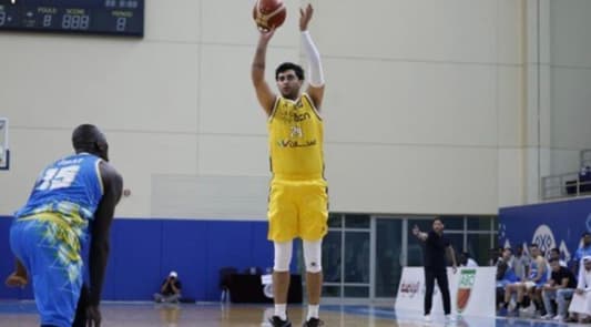 Al-Riyadi club has qualified for the quarter-finals of the Arab Club Basketball Championship after defeating the Libyan Al-Ahly Benghazi 98-80