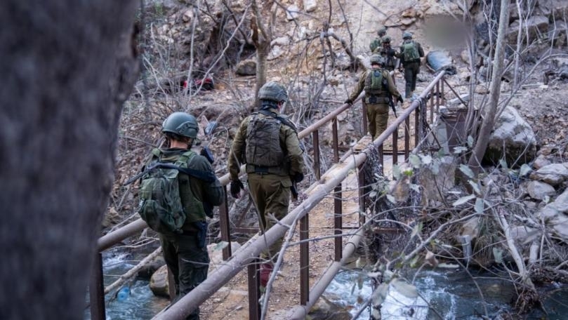 Photos: Israelis at the Litani?