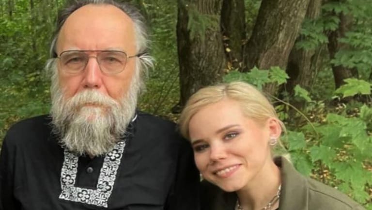 دم دوغين وجروح بوتين