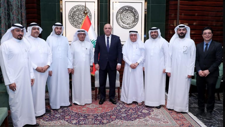 الرئيس عون أمام وفد من رؤساء تحرير الصحف البحرينية: قرارنا بإنقاذ الدولة نهائي ولا عودة عنه ولبنان ينتظركم