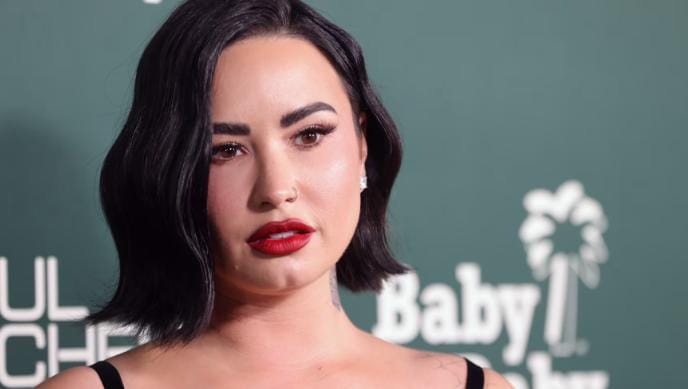 ديمي لوفاتو تعود بألبوم جديد It’s Not That Deep... موسيقى خفيفة ورسائل حب للحياة