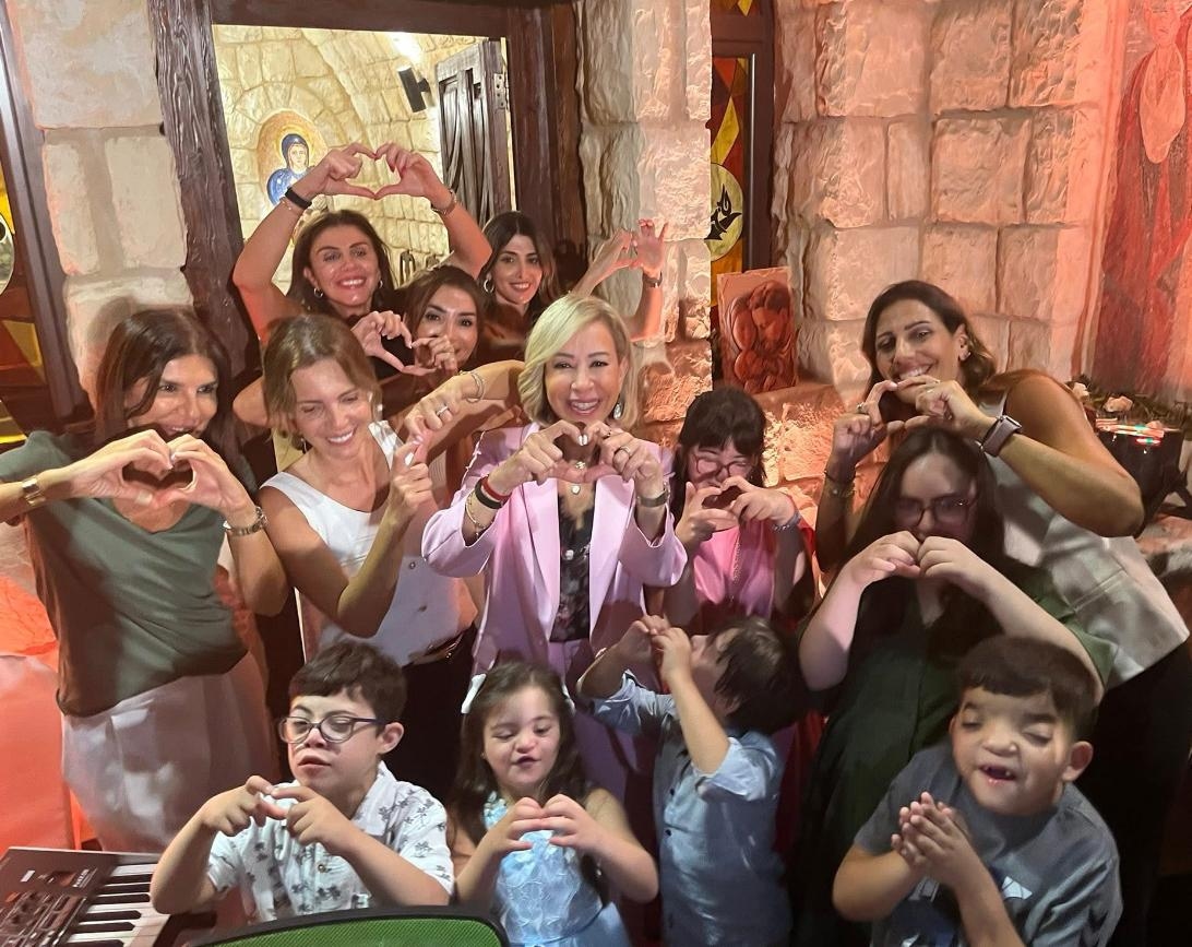 عشاء إنساني مؤثّر في نهر إبراهيم جمع القلوب على المحبّة والرجاء