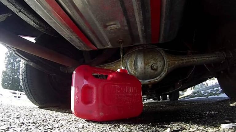 تحذير: طريقة جديدة لسرقة البنزين من سيّاراتكم...