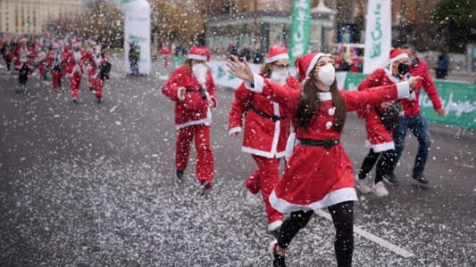 Thousands of Santas Stage Madrid Charity Run for Volcano-Hit La Palma