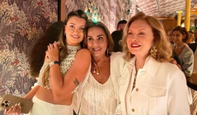 بالصور: وليد توفيق يحتفل بزفاف ابنته نورهان في مدريد... والجمهور ينبهر بالشبه الكبير بينها وبين والدتها جورجينا رزق!