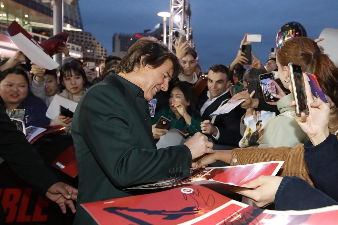 بالصور: توم كروز يحتفل بيوم ميلاده الـ 61 على السجادة الحمراء