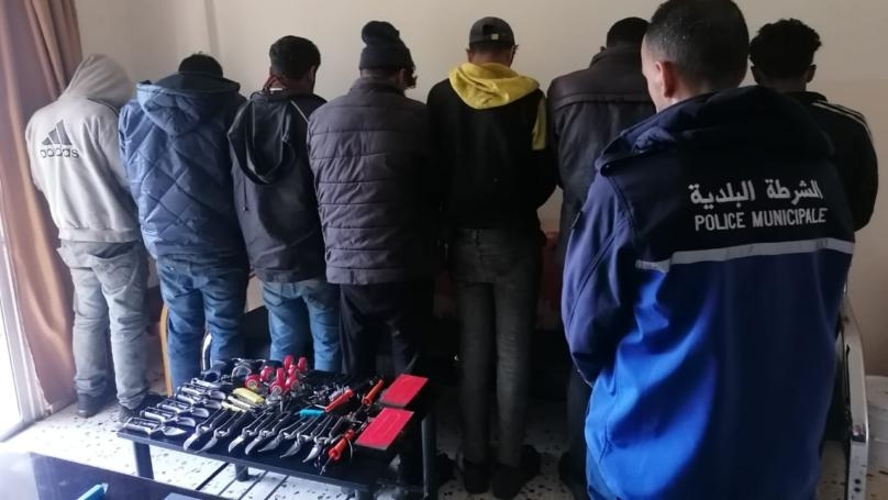 عصابة تمتهن سرقة المحال والمنازل