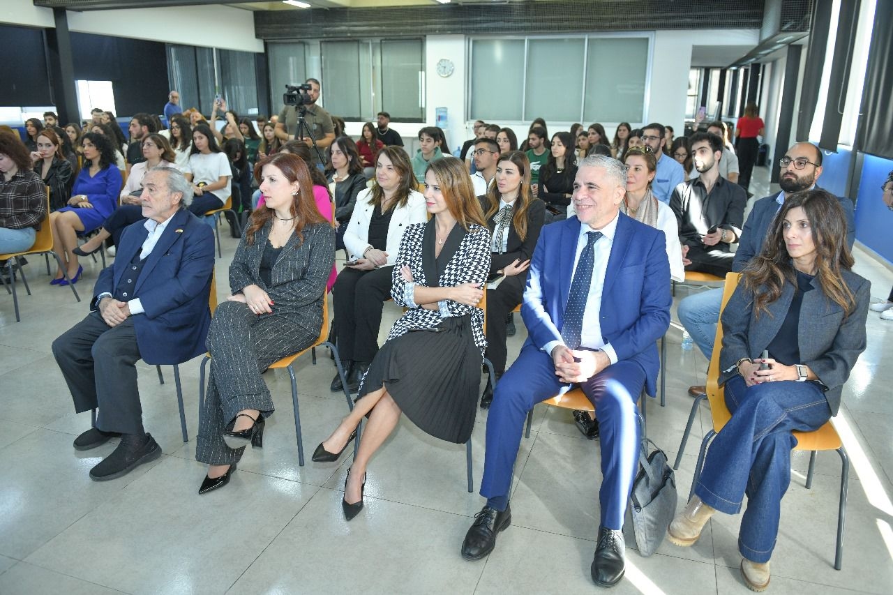 منتدى كلية الحقوق والعلوم السياسية في جامعة الروح القدس استضاف الوزير نصّار