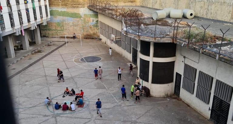 معضلة السجناء بلا مخرج