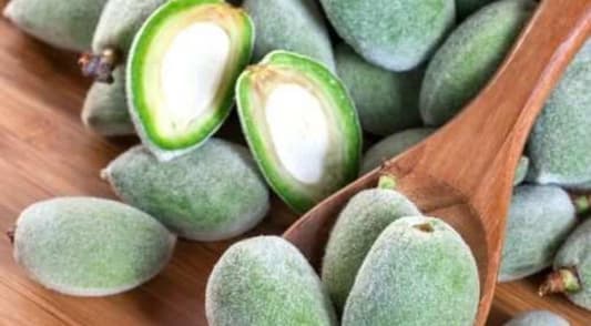 8 Reasons Why Eating Green Almonds Is Healthy