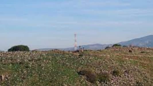 Israeli infantry force trespasses iron gate in Wazzani