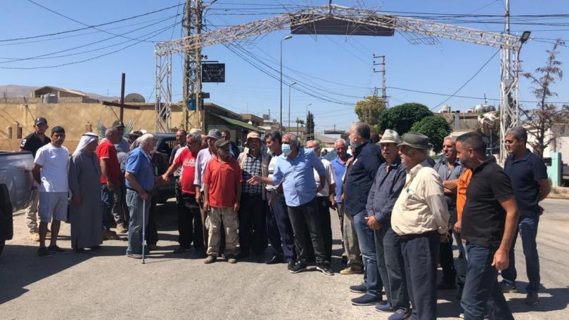 اعتصام لمصدري المنتجات الزراعية ومزارعي سهل القاع لعدم توفر المازوت